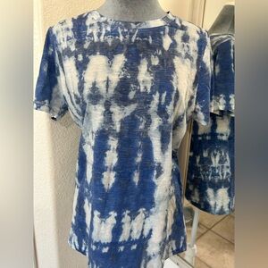 Blue and white tie-dye short sleeve shirt